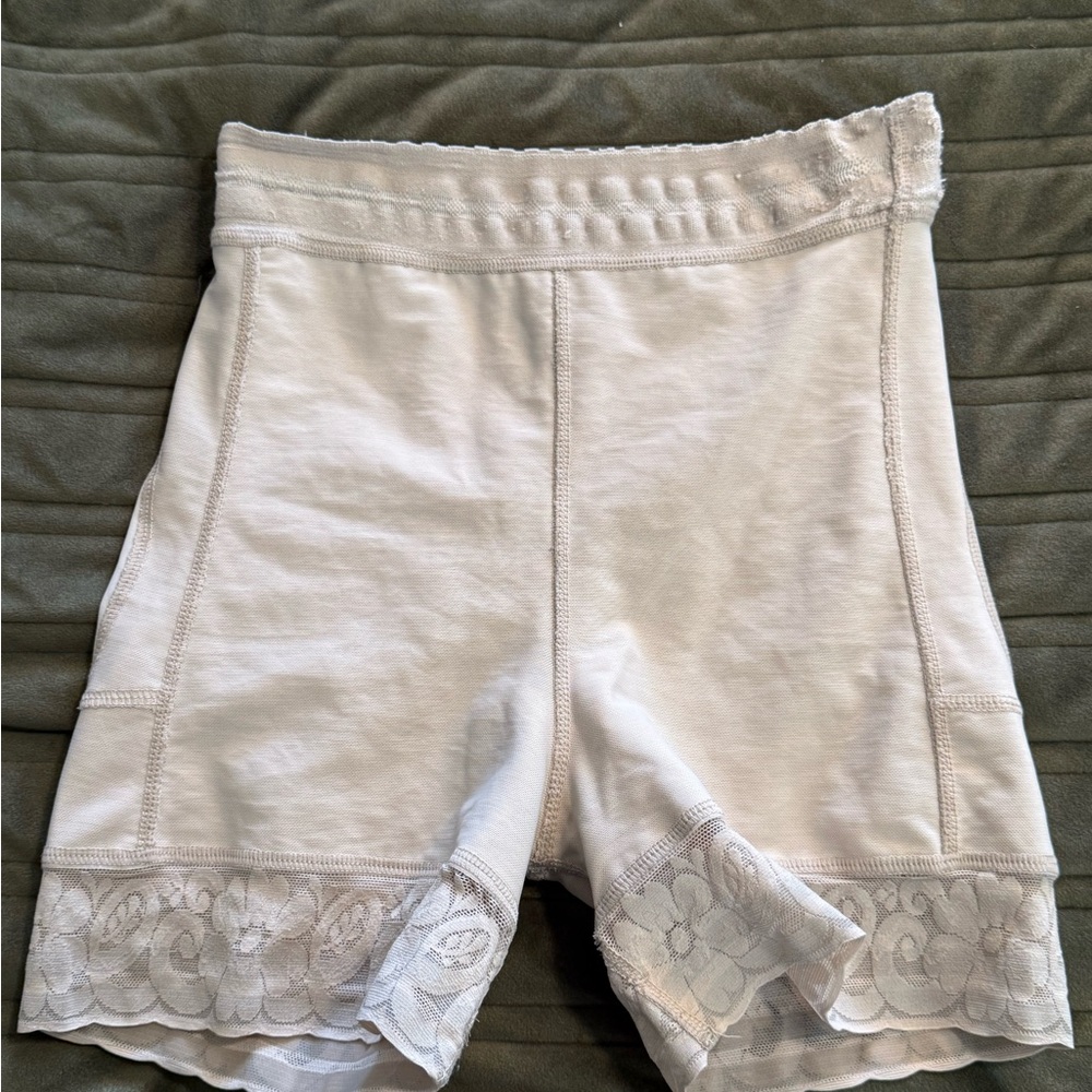 Short levanto glúteos colombiano